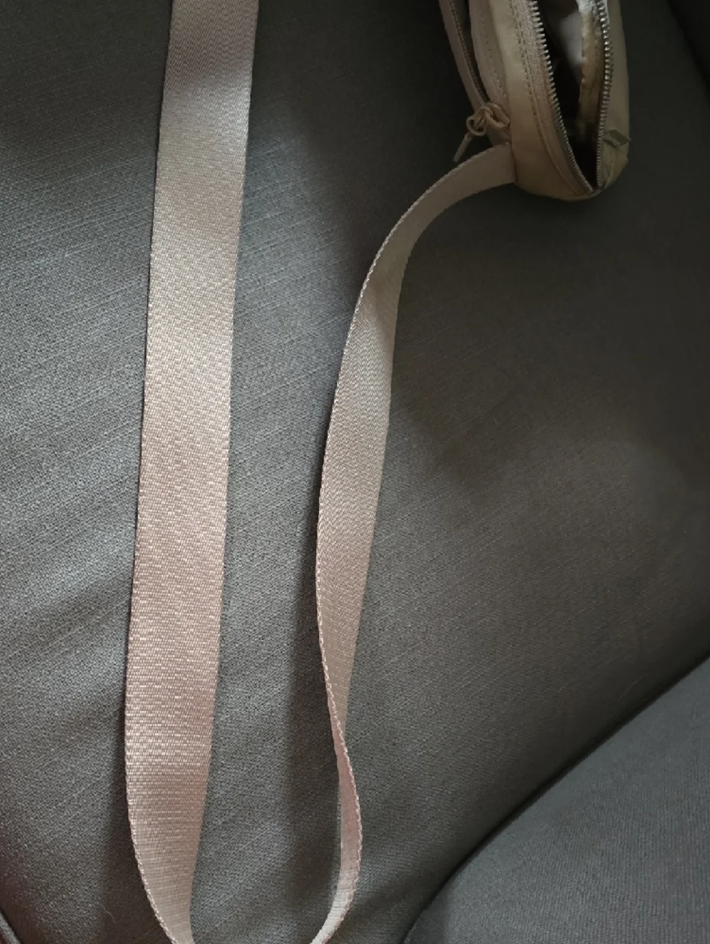 lululemon athletica Beige Belt Bag with White Logo Accent - Picture 6 of 7